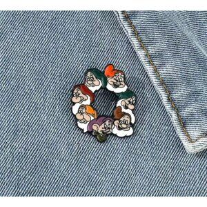 SNOW WHITE Seven Dwarfs Enamel Lapel Pin NEW